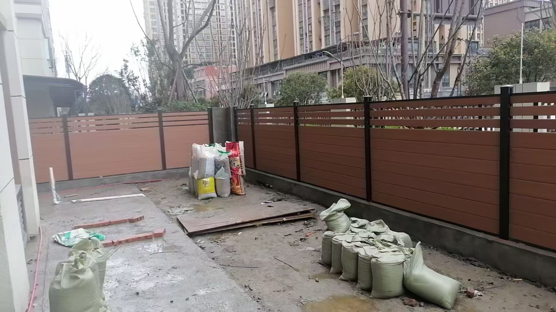 铝合金塑木围栏