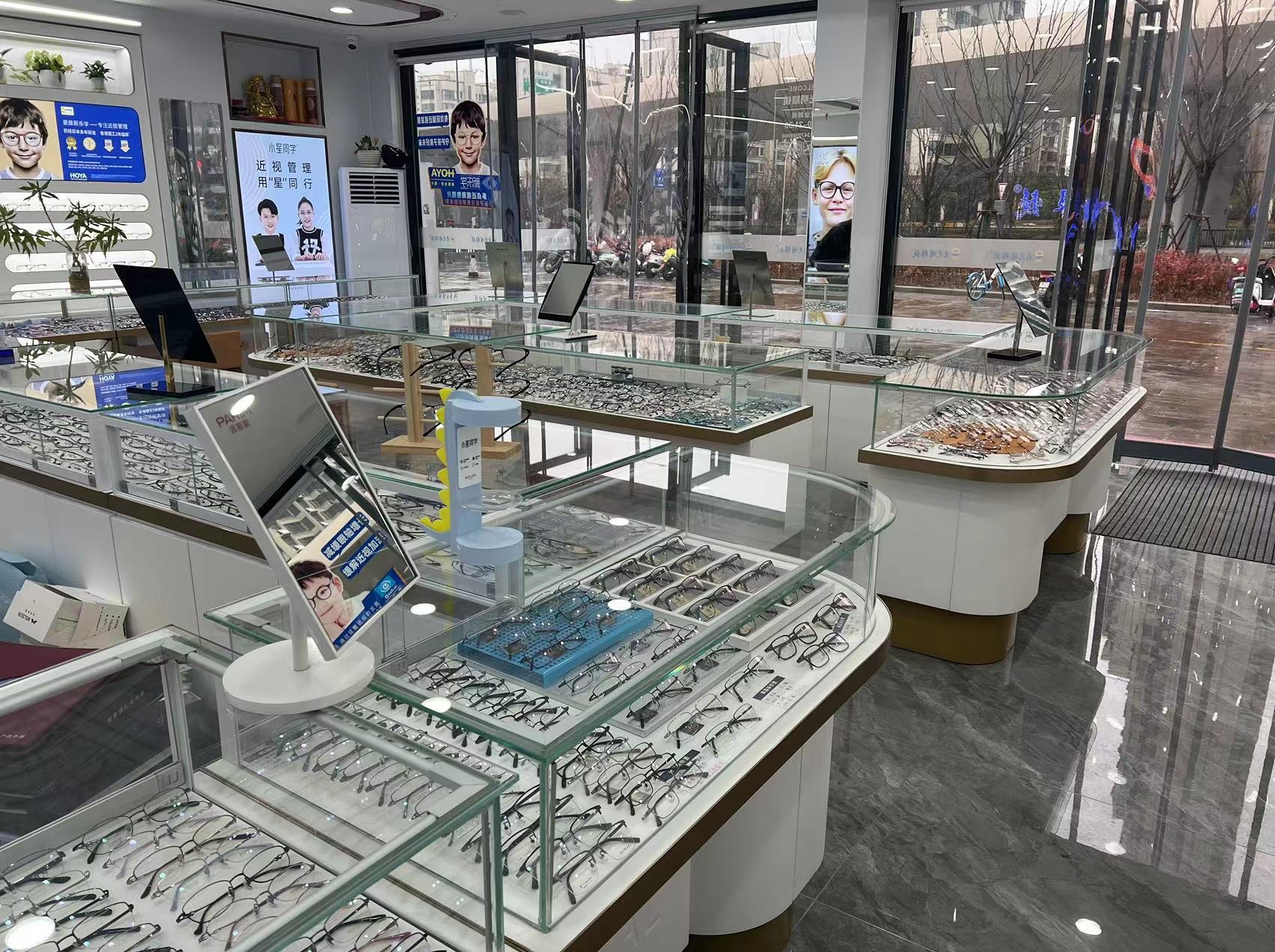 配镜便宜的眼镜店